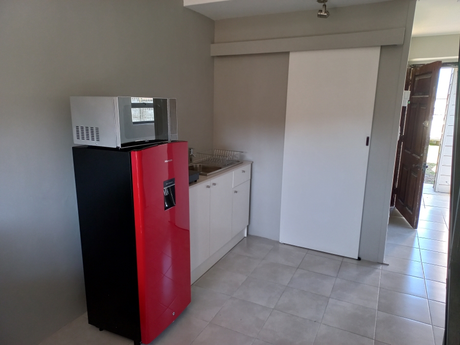 To Let 1 Bedroom Property for Rent in Zonnendal Western Cape